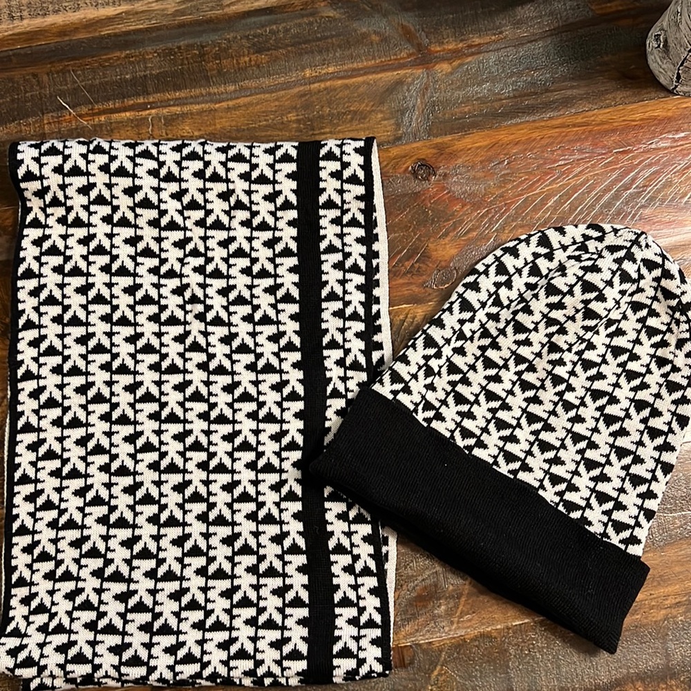 Hat and scarf set